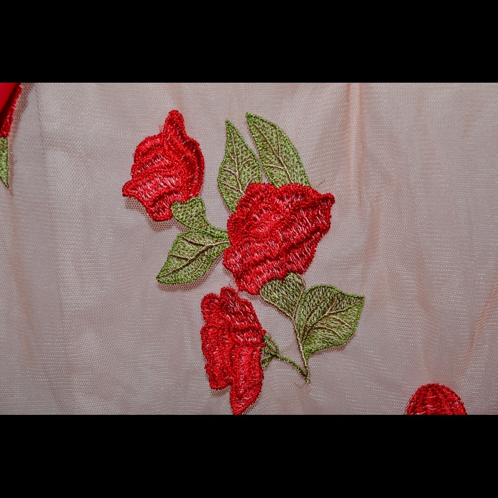 FLORAL TANK - Picture 3 of 3